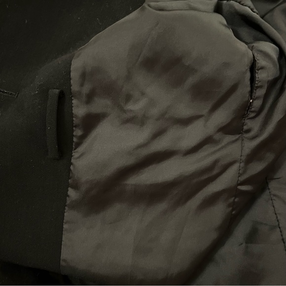 Mo & Co Black Blazer - Picture 7 of 9